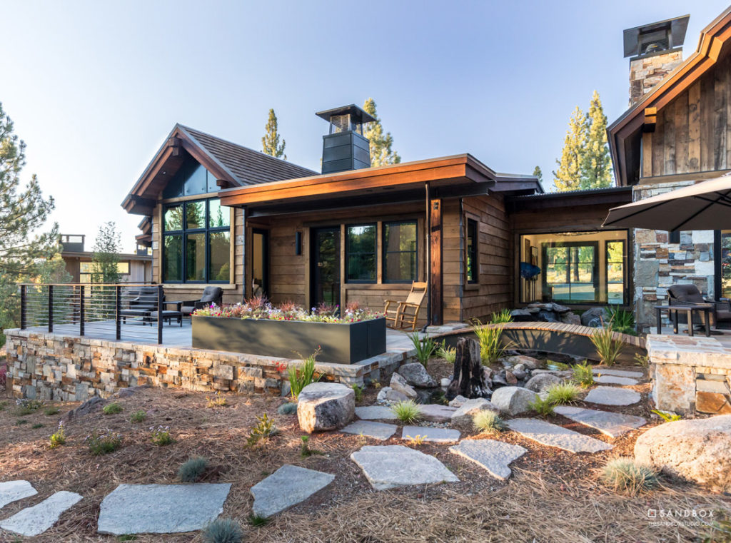 SANDBOX-LAHONTAN-378-TRUCKEE-TAHOE-MOUNTAIN-TRANSITIONAL-HOME-MASTER-TERRACE-WATER-FEATURE image