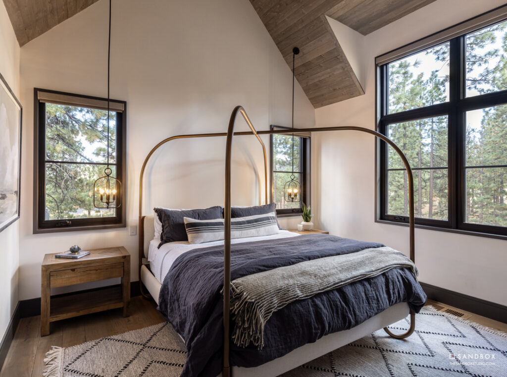SANDBOX-CLEAR-CREEK-TAHOE-206-TRANSITIONAL-MOUNTAIN-HOME-GUEST-BEDROOM image